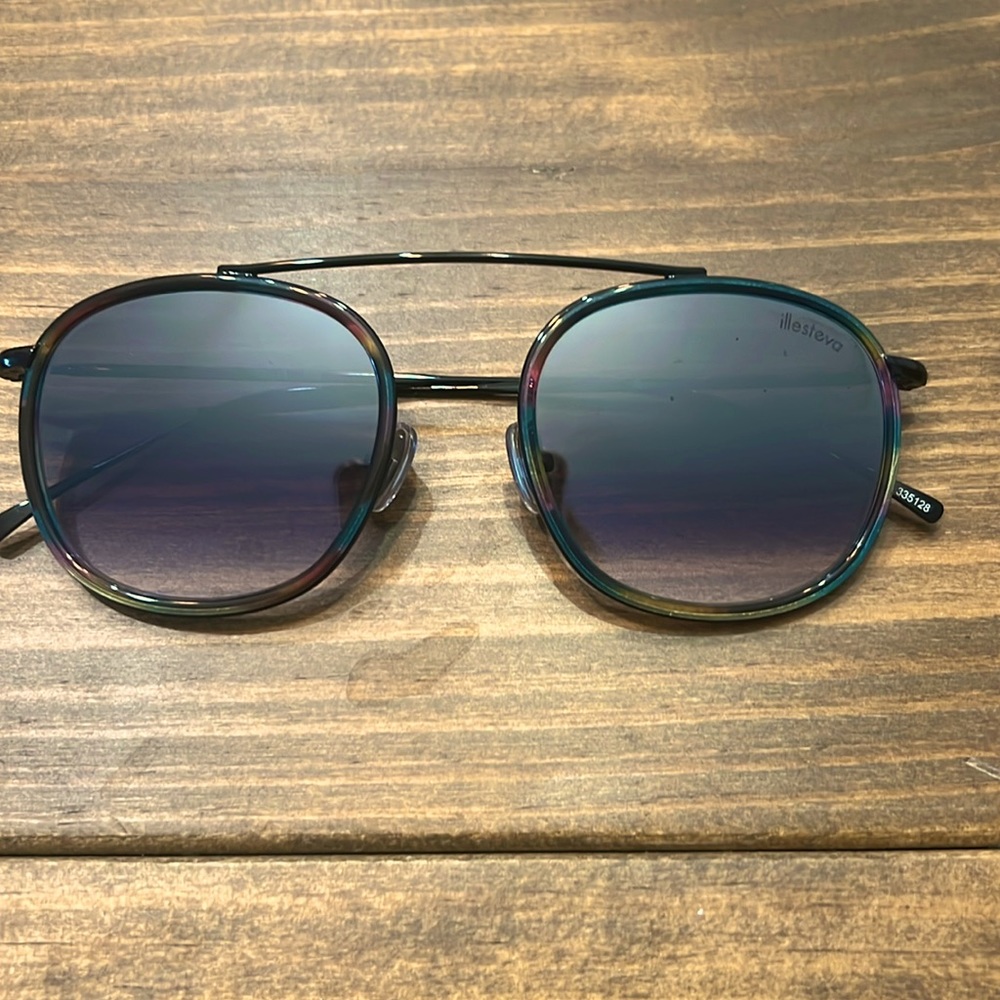 Illesteva Sunglasses-Mykonos Ace